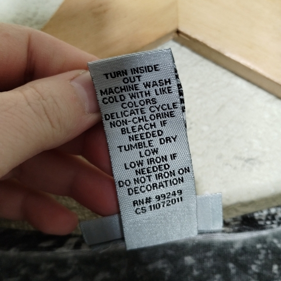 Catherines Black White Mandala Printed Top Plus Size 1X - Picture 6 of 7